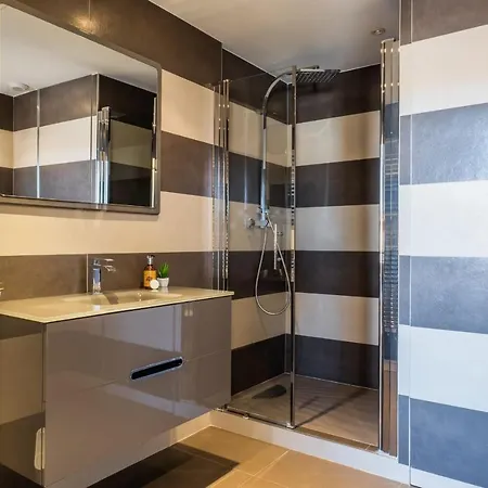 2-br Steps From The Palais Des Festivals Apartment Cannes