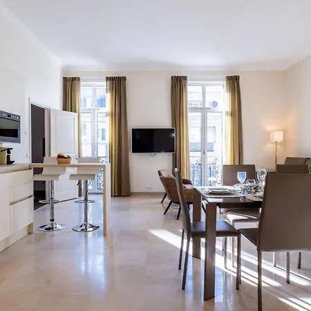 Apartment 2-br Steps From The Palais Des Festivals Cannes