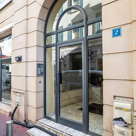 Apartment 2-br Steps From The Palais Des Festivals