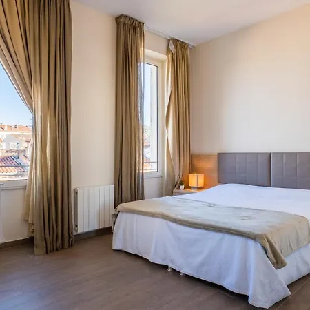 2-br Steps From The Palais Des Festivals Apartment Cannes